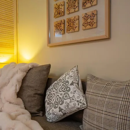 Zaciszne Centrum * שצ'קלארסקה פוראובה