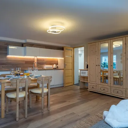 Zaciszne Centrum * שצ'קלארסקה פוראובה