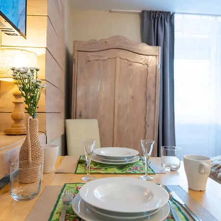 Zaciszne Centrum דירה שצ'קלארסקה פוראובה